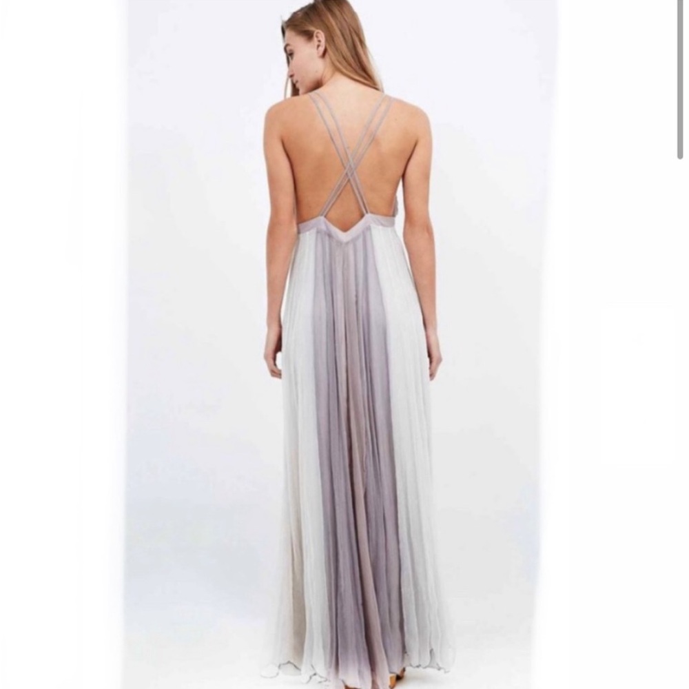 Kimchi Blue Urban Outfitters Stormy
Deluxe Maxi Dress Flowy Paneled Chiffon